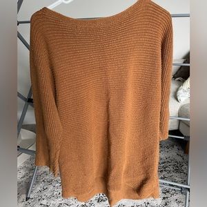 Burnt tan quarter sleeve sweater
